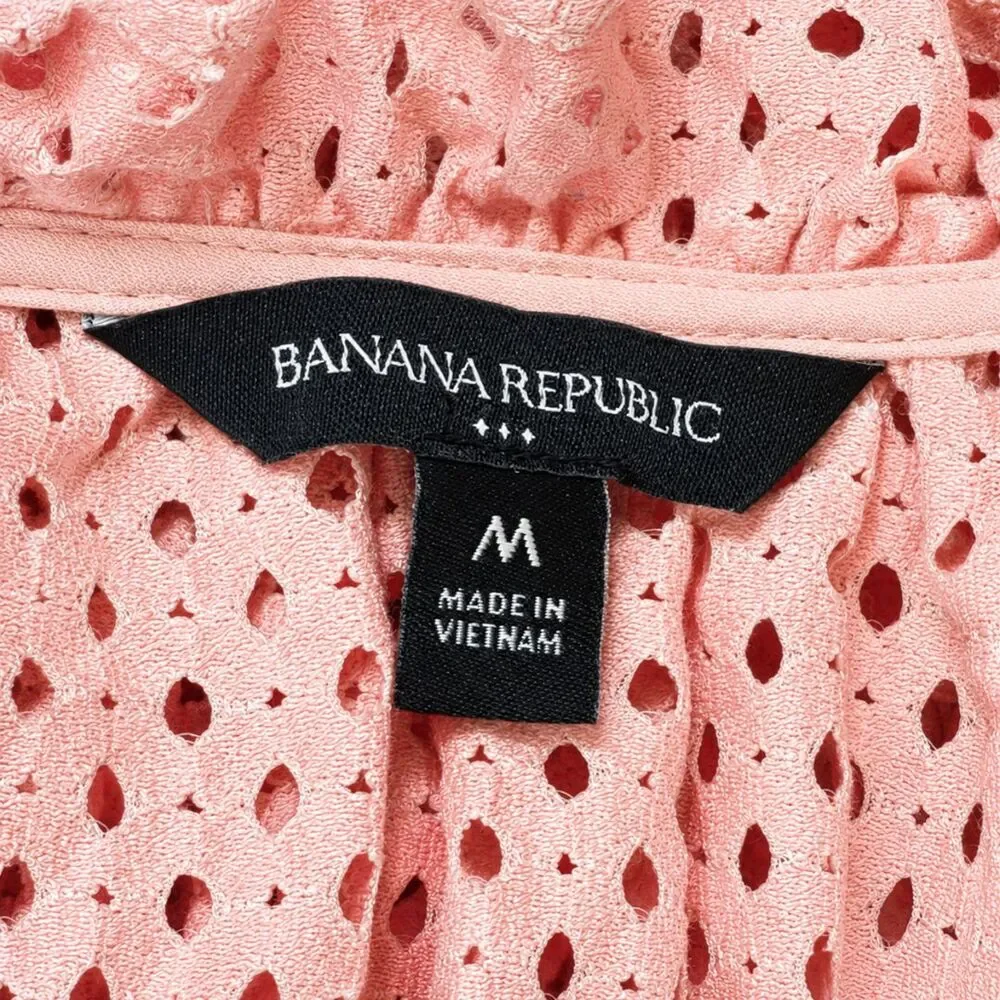 Banana Republic Eyelet Lace Blouse Medium Coral Pink Boho Ruffle Puff Sleeve